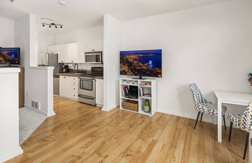 Belltown Apartment | Modern Downtown Seattle Studio W/Amenities