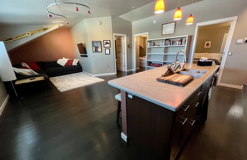 Fairbanks House | Modern Downtown Two Bedroom Home