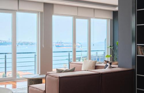 Kabatas Apartment | Modern Duplex Bosphorus View Apartment with Teracce