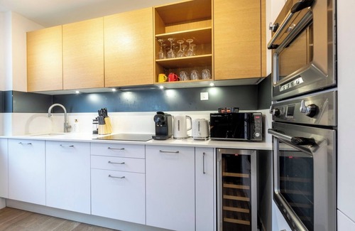Kentish Town Apartment | Modern Duplex – Cozy Bedrooms and Stylish Design