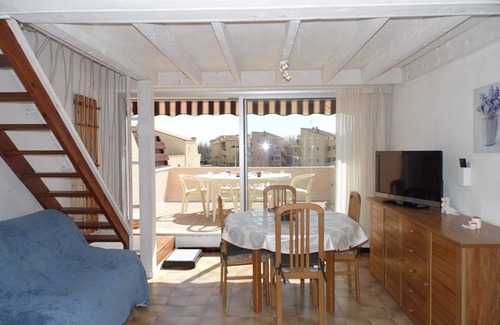 Marseillan Plage Apartment | Modern Duplex: AC, Wi-Fi, Terrace, Parking - Steps to Beach