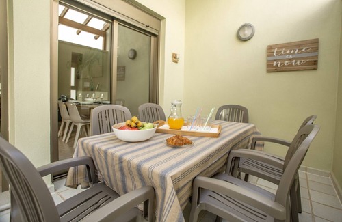 El Medano House | Modern duplex townhouse with 2 bedrooms and garage next to the beach
