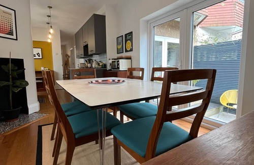 Hove Apartment | Modern Elegance, Home with Mid-Century Twist