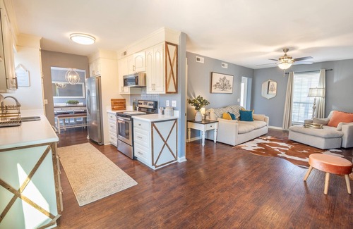 North Charleston House | Modern Elegance in North Charleston!