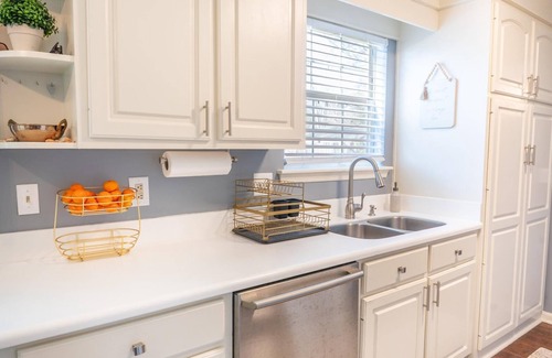 North Charleston House | Modern Elegance in North Charleston!