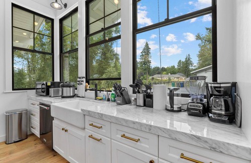 Union Hill-Novelty Hill House | Modern Elegance in Nature on 224th Ave #41901