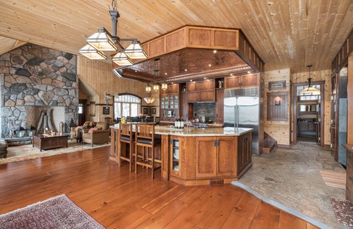 Seguin House | Modern elegance set in the most spectacular Muskoka terrain on Lake Rosseau