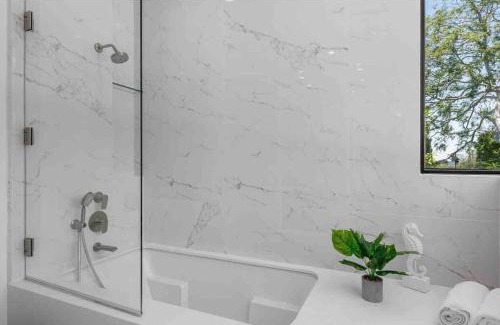 Melrose Villa | Modern & Elegant Villa West Hollywood