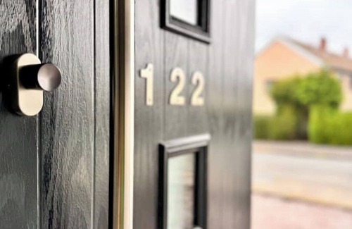 Staple Hill House | Modern en-suit room in bristol 1