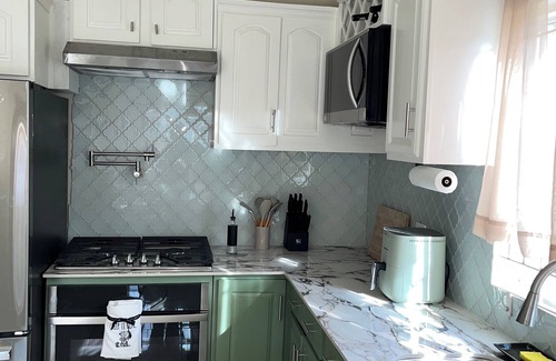 Spring Village House | Modern & enchanting 2-bedroom house with WiFi in St. Catherine Parish
