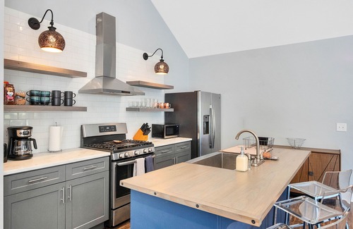 Whiteside House | Modern Escape At The Cove