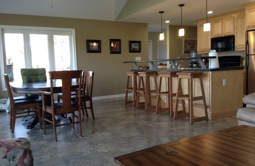 Kingsville Cottage | Modern Family-Friendly Cottage On Pelee Island