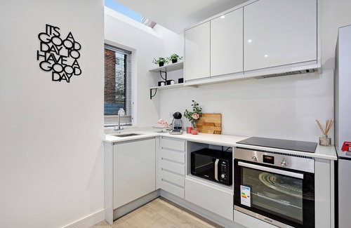 Offerton House | Modern family home, 2BR, Sofa bed, 3BA, sleeps 6
