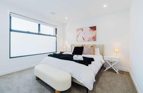 Box Hill North House | Modern Family Home 3BR in Box Hill North