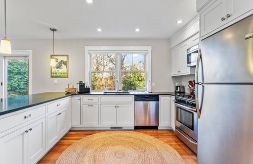 Vineyard Haven House | Modern Family Home Walkable to Town