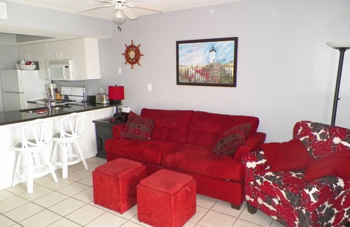 Gulf Shores Condo | Modern Family Vacation Getaway - Beachfront Direct Ocean View - 1BR/1B w. Bunks