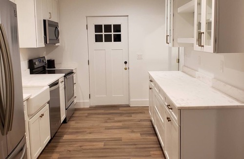 Leesburg Cottage | Modern Farmhouse Getaway