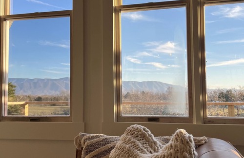 Greeneville Other | Modern Farmhouse w/ King Bed & Mountain Views