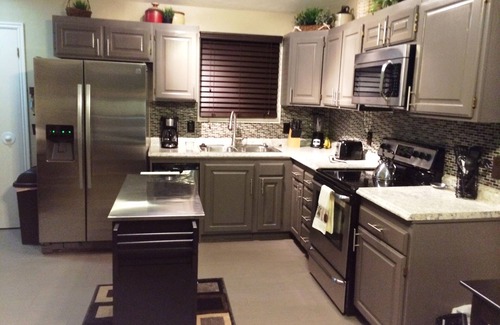 St. George Condo | 'Modern Feel! Wonderful Location! And a Great Price, too!