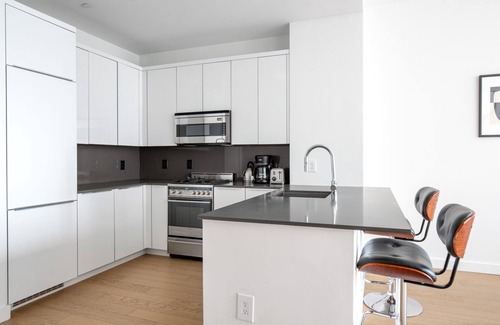 Financial District Apartment | Modern FiDi 1BR w/Gym, Doorman, near World Trade Center, by Blueground