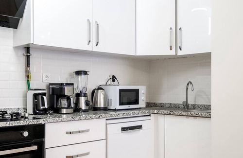 Maltepe Apartment | Modern Flat 5 min to Metro and Maltepe Coast
