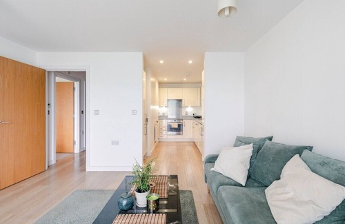 Coldharbour Apartment | Modern flat, excellent location!