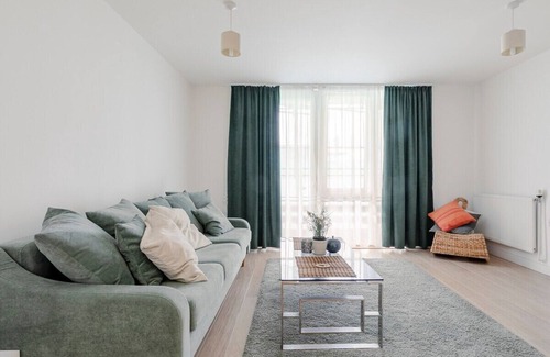 Coldharbour Apartment | Modern flat, excellent location!