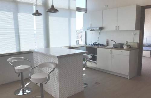 Al Abdali Apartment | Modern flat for rent