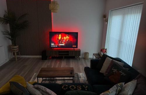 Glasgow Apartment | Modern Flat in Glasgow City FREE Parking & Wifi