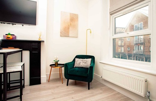 Queen's Park Apartment | Modern Flat in Maida Vale