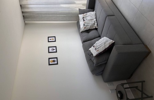 Jardim Rosas Apartment | Modern Flat in Miramar