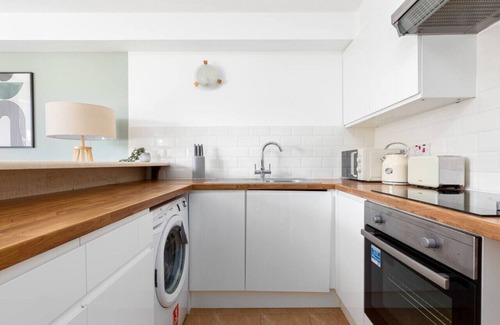 Bermondsey Apartment | Modern Flat near Tower Bridge