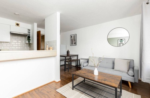 Bermondsey Apartment | Modern Flat near Tower Bridge