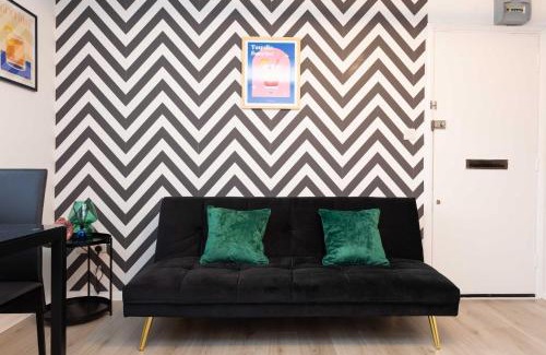 Grange Apartment | Modern flat - Sleeps 3 - London