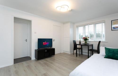 Grange Apartment | Modern flat - Sleeps 3 - London
