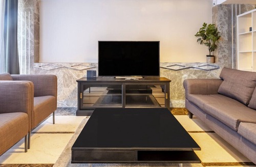 Nisantasi Apartment | Modern Flat w Backyard 3 min to Citys Nisantasi
