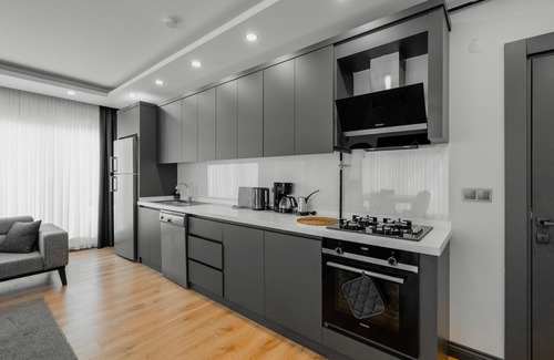 Lara Apartment | Modern Flat w Patio and Garden 5 min to Lara Beach