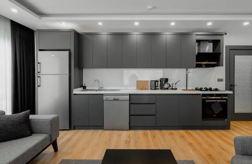 Lara Apartment | Modern Flat w Patio and Garden 5 min to Lara Beach