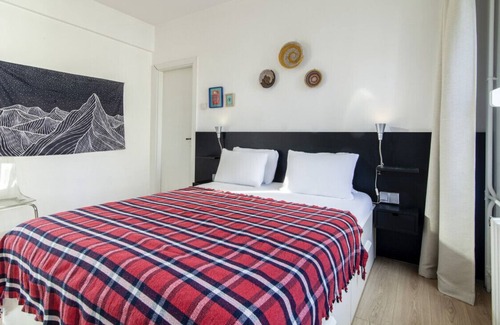 Kadikoy Apartment | Modern Flat with Central Location in Kadikoy