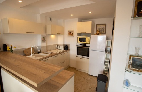 Carnot Apartment | Modern Flat with view, 5 min from Festival Hall.