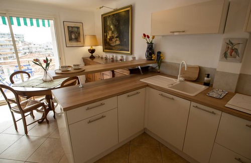 Carnot Apartment | Modern Flat with view, 5 min from Festival Hall.