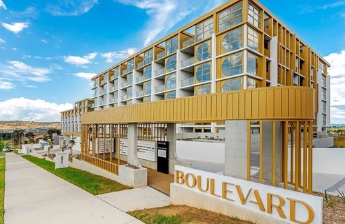 Denman Prospect Apartment | Modern , fresh, and energetic amenity fills the shared space on the Boulevard