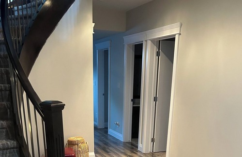 Southwest Edmonton House | MODERN FURNISHED BASEMENT with all the amenities you’ll need within 5 minutes
