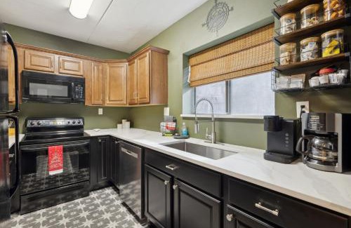 Chalet Village House | Modern Gatlinburg Condo with Pool Table, Balcony & Access to 3 Pools