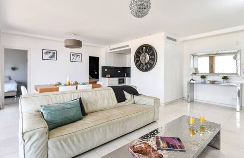Herzliya Pituach Apartment | Modern Gem with Stunning Balcony