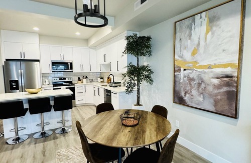 Lincoln Heights House | Modern Getaway located in Central Spokane with great amenities!