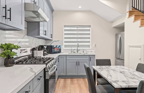 Rosemead House | Modern Getaway Near Pasadena & DTLA