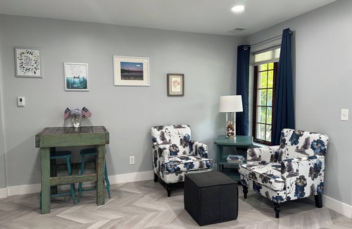 Glen Arbor Apartment | Modern Glen Arbor studio apartment with beautiful full kitchen and laundry room.
