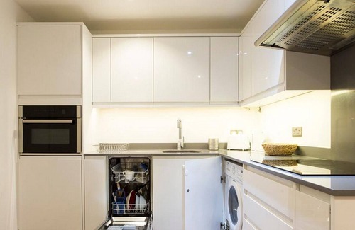 Harringay Apartment | Modern Ground Floor Studio PARKING Finsbury Park
