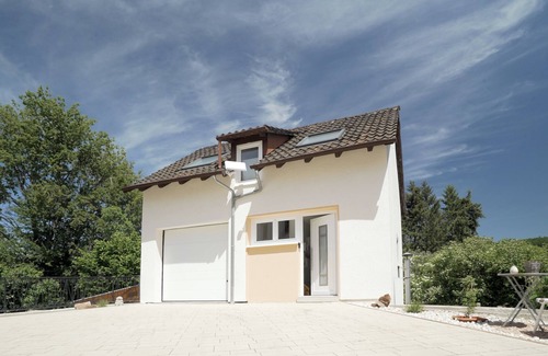 Grebendorf House | Modern guest house "close to the lake" and close to the city